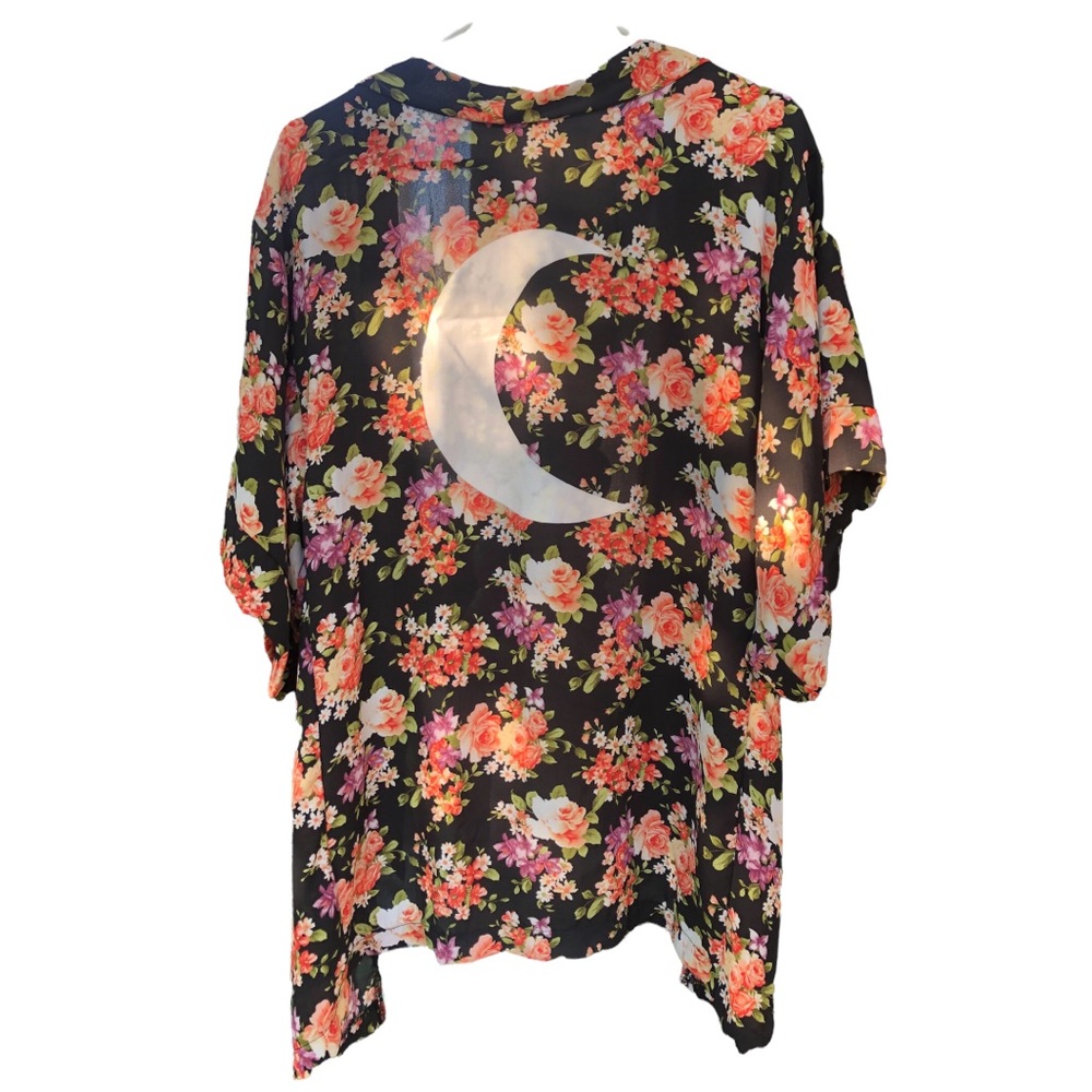 • Nasty Gal • Light Floral Moon Kimono Cardi